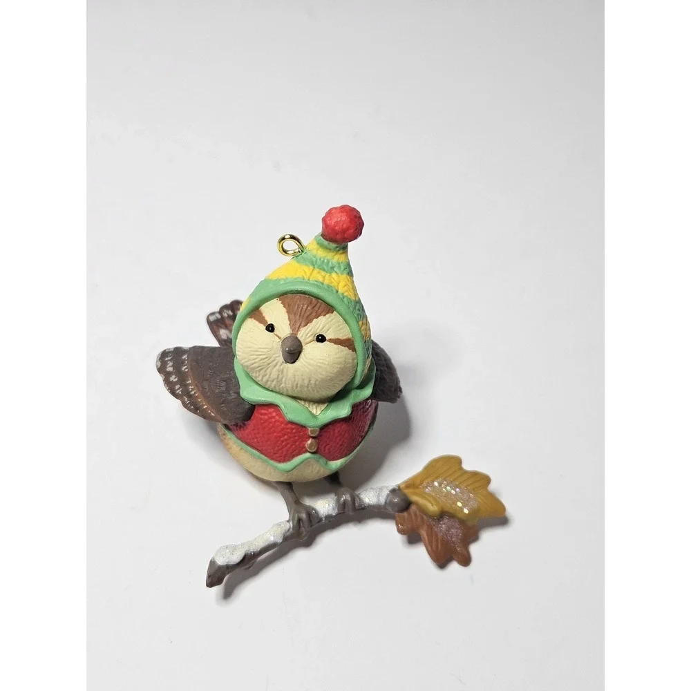 2021 Hallmark Keepsake Ornament Cozy Critters 5th In Series Bird Winter Hat Leaf